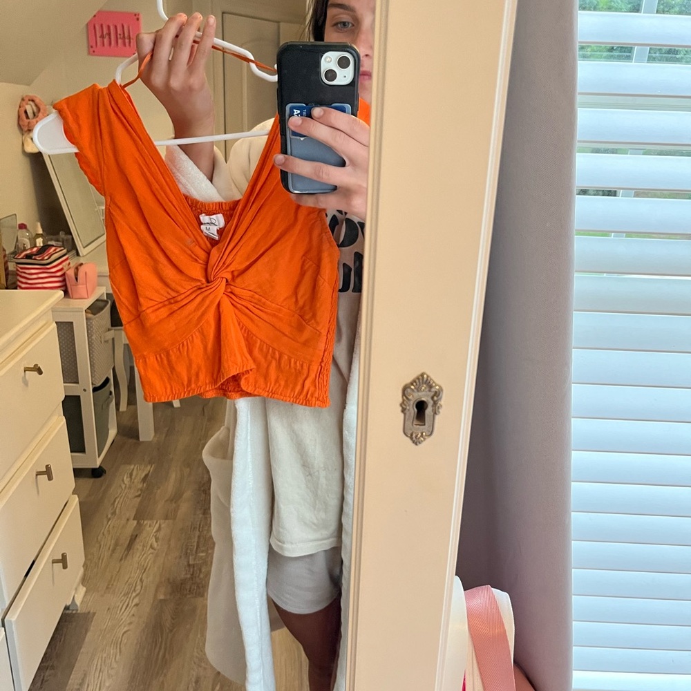 BRIGHT ORANGE TOP - Picture 2 of 3